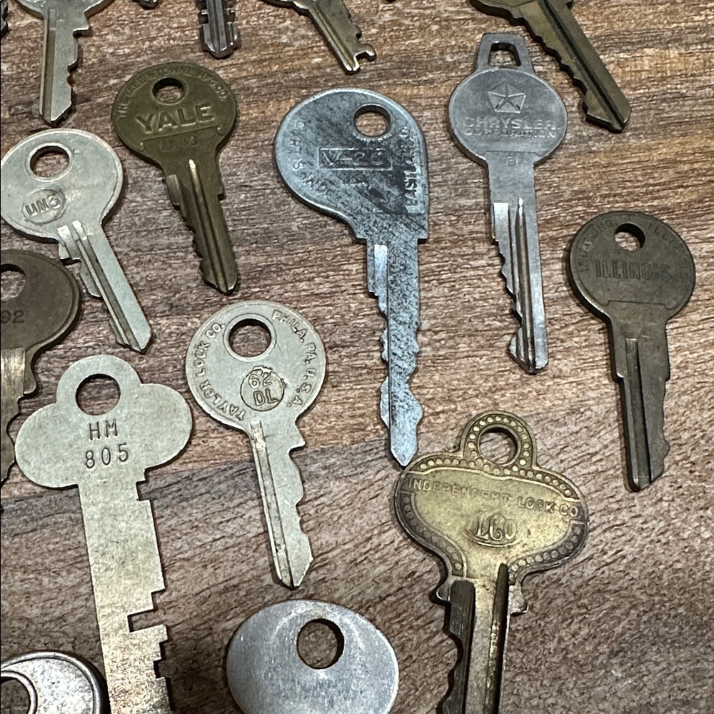 Vintage Key Collection - Picture 7 of 8